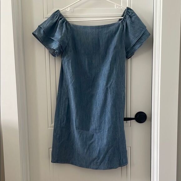 Alice + Olivia Tula Off-Shoulder Blue Denim Dress - Picture 2 of 4